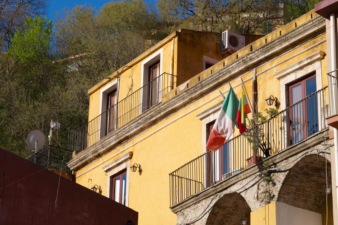 Le Giare Hotell Itala Eksteriør bilde